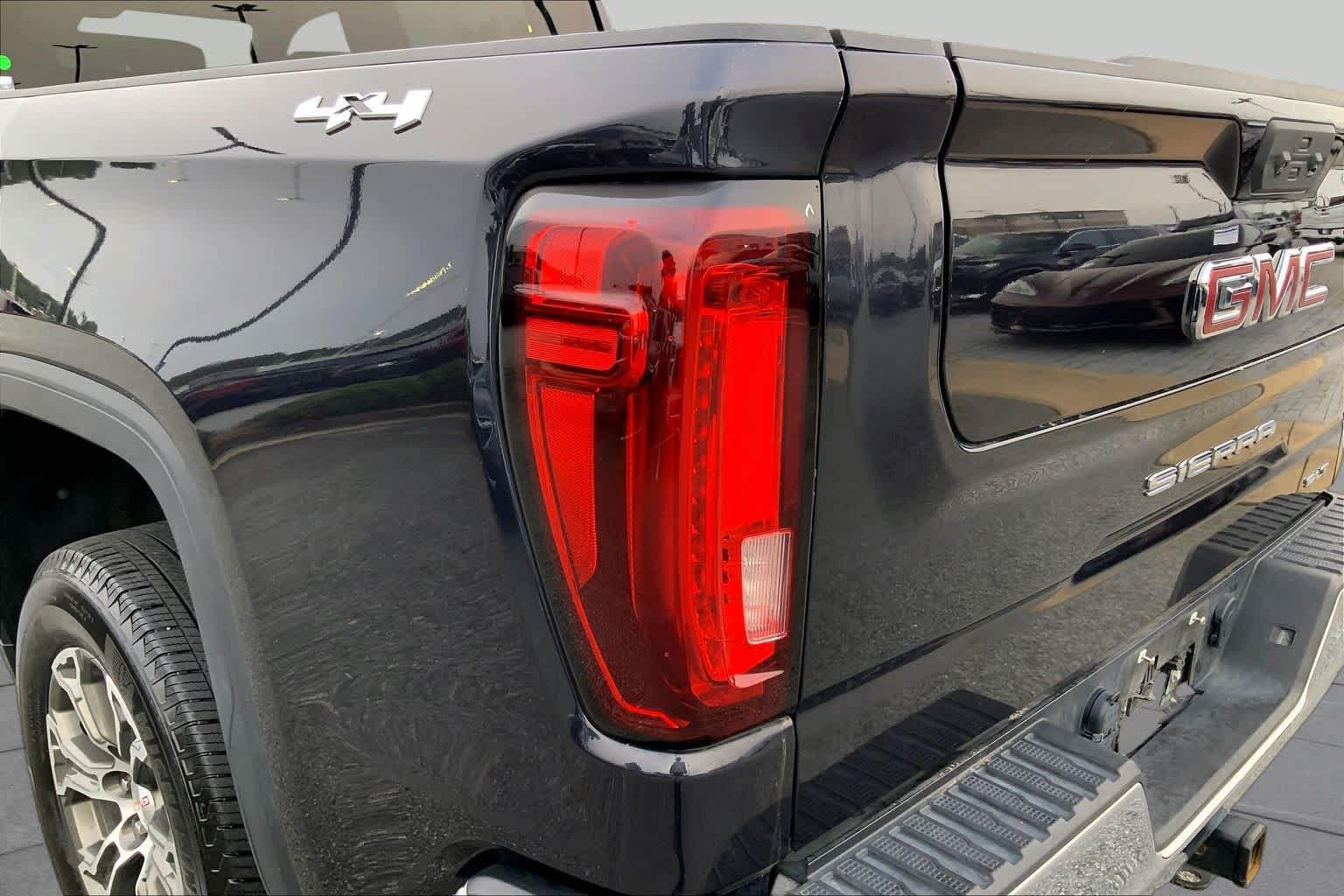 Used 2025 GMC Sierra 1500 SLT AWD/4WD image 26