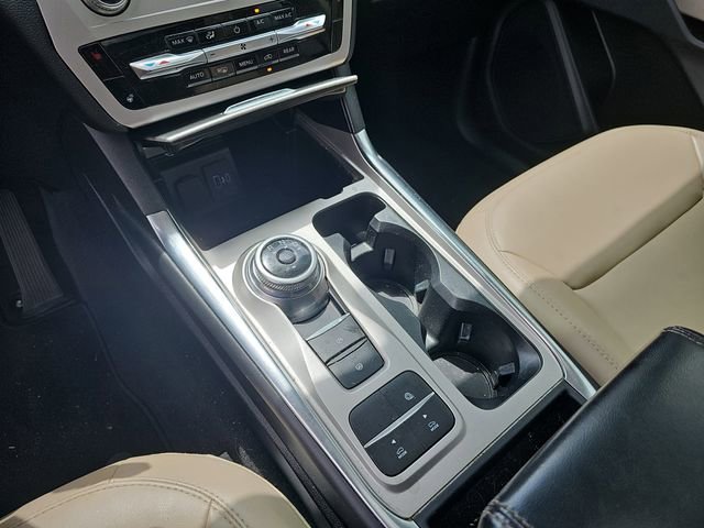 Certified 2022 Ford Explorer XLT w/ Equipment Group 202A RWD image 23