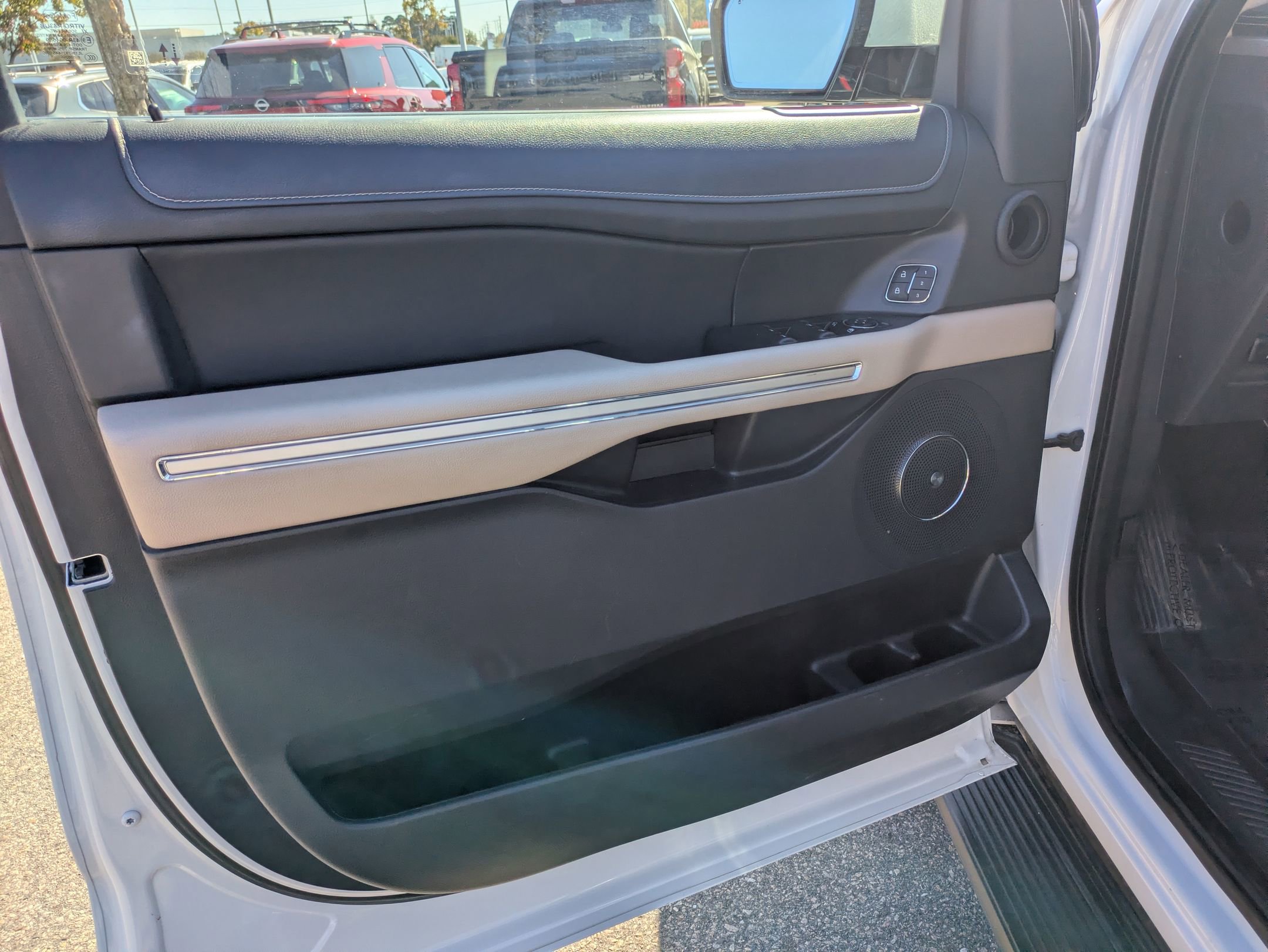 Certified 2024 Ford Expedition Limited image 13