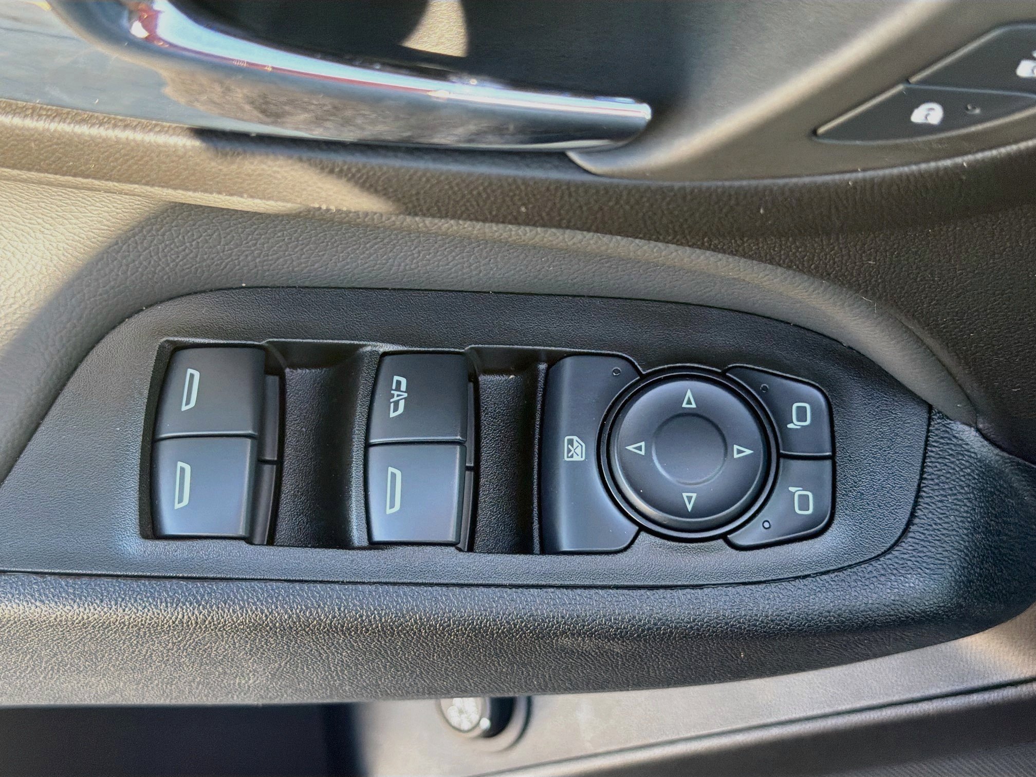 Used 2024 Chevrolet Equinox LT FWD image 20