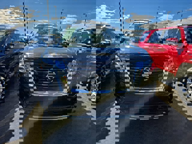 Used 2024 Nissan Pathfinder Platinum w/ Cargo Package image 2