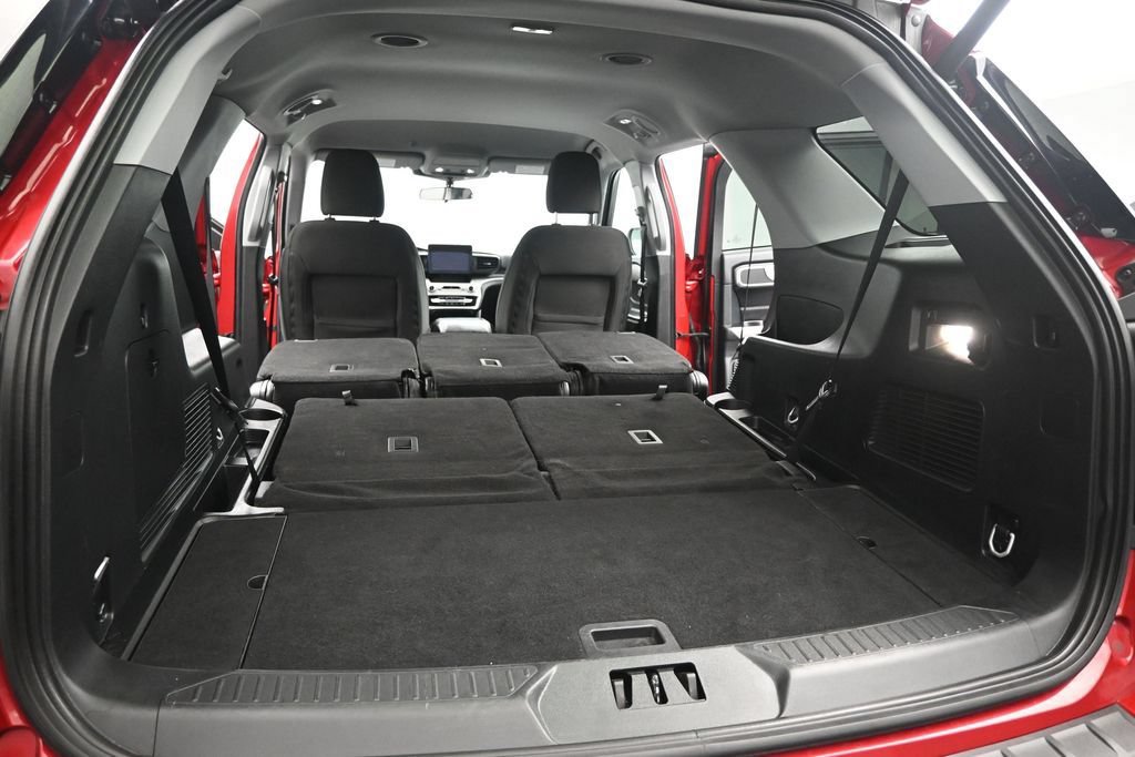 Certified 2023 Ford Explorer XLT RWD image 24