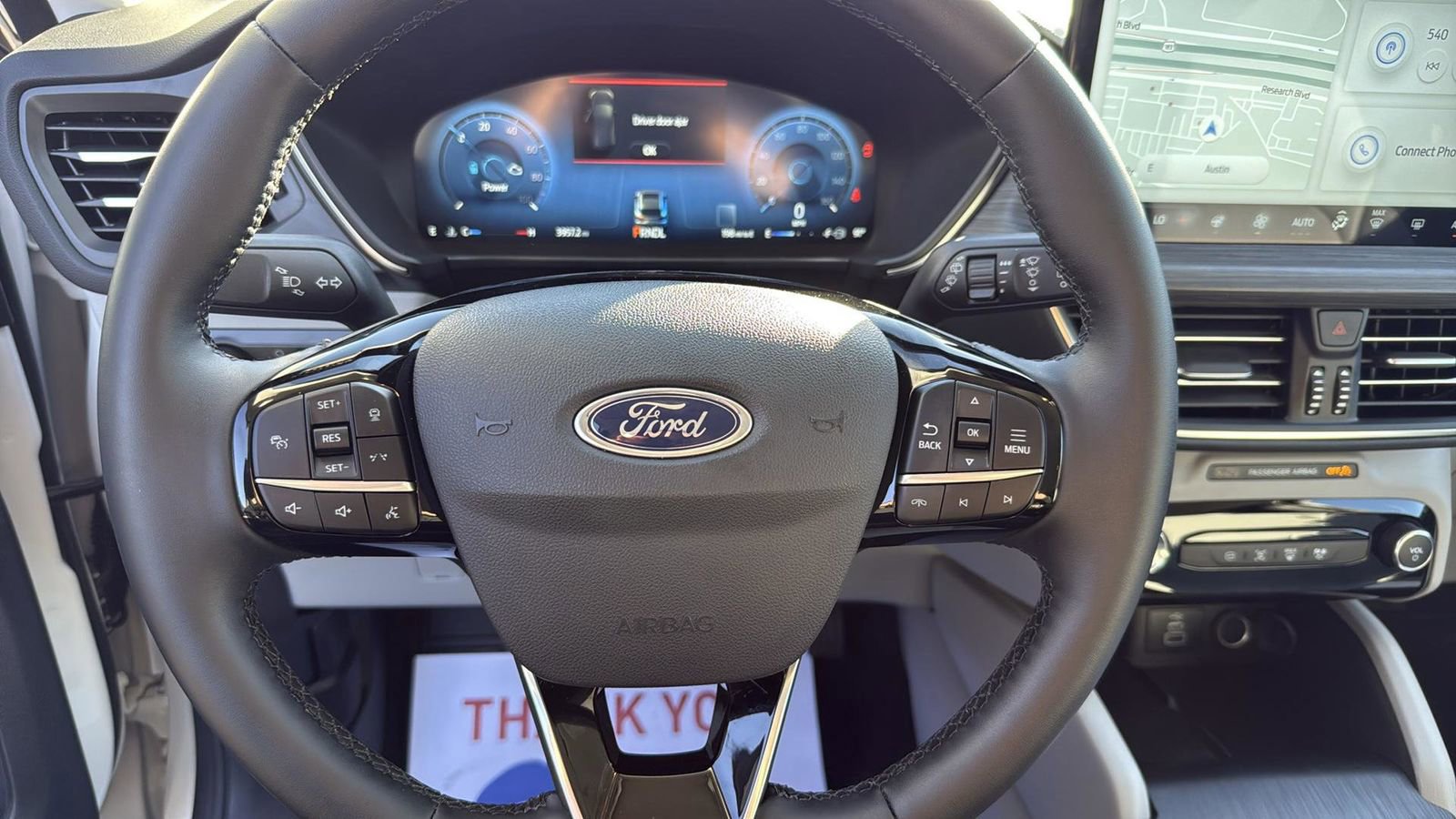 Certified 2025 Ford Escape Platinum w/ Class II Trailer Tow Package image 15