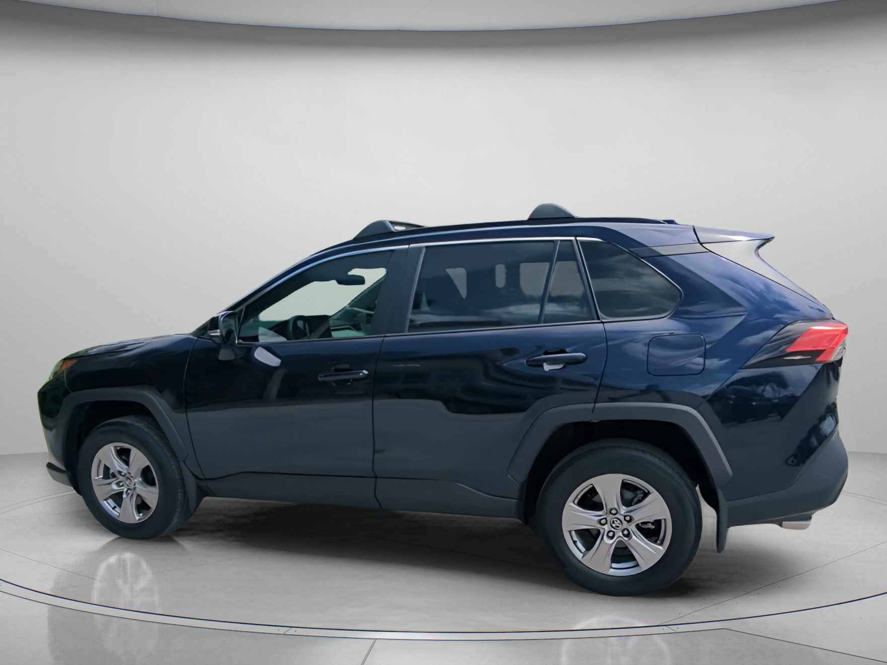 Used 2025 Toyota RAV4 XLE w/ Convenience Package image 11