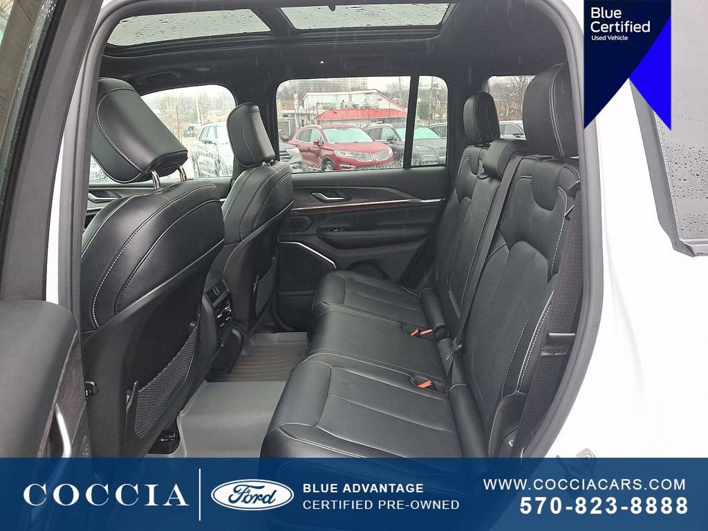 Used 2024 Jeep Grand Cherokee Overland w/ Trailer Tow Package image 10