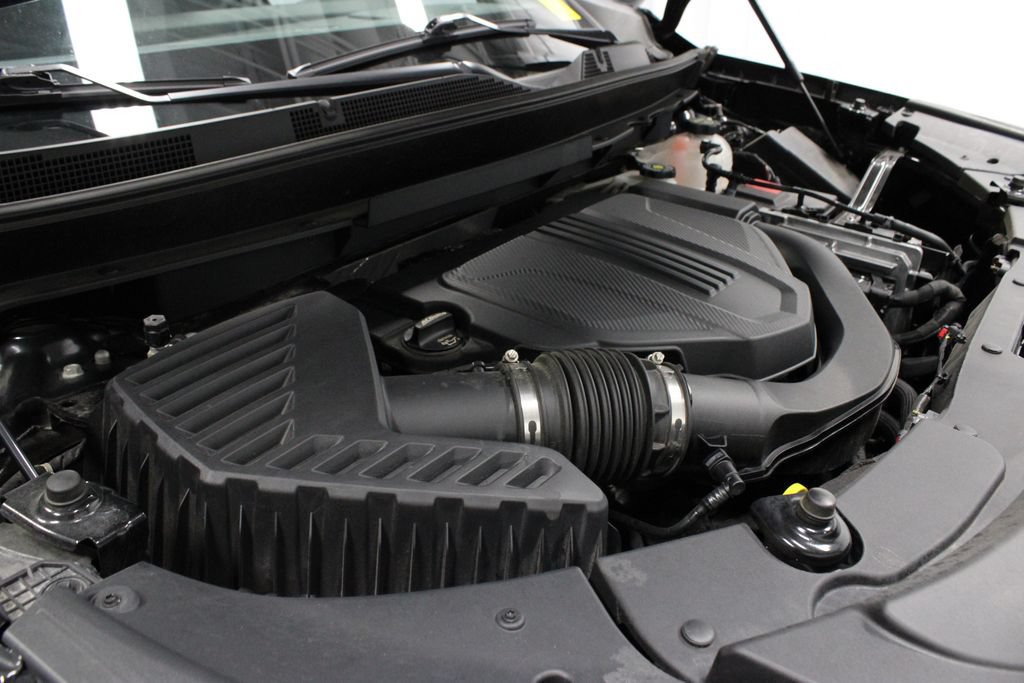Used 2025 Chevrolet Traverse LT AWD/4WD image 15