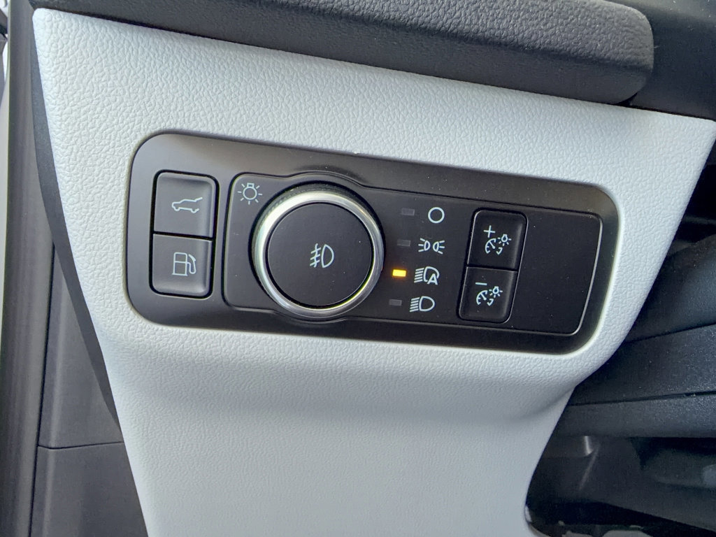 Certified 2025 Ford Escape SE w/ PHEV Premium Package image 26