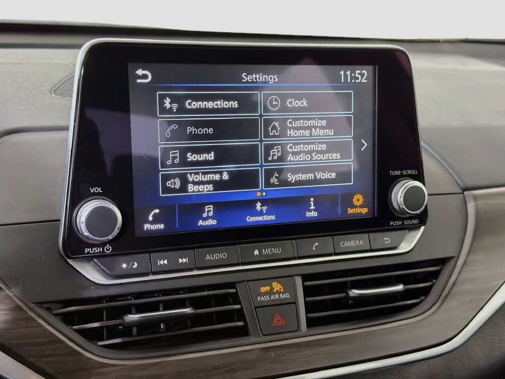 Used 2025 Nissan Altima 2.5 SV FWD image 30