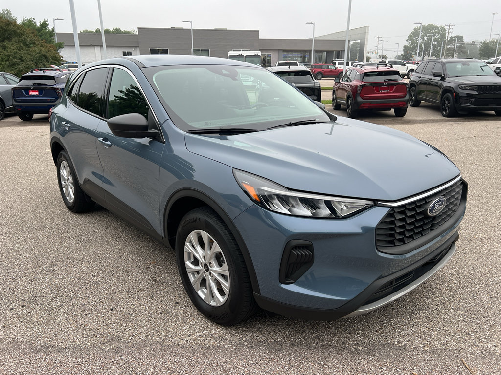 Certified 2024 Ford Escape Active AWD/4WD image 9