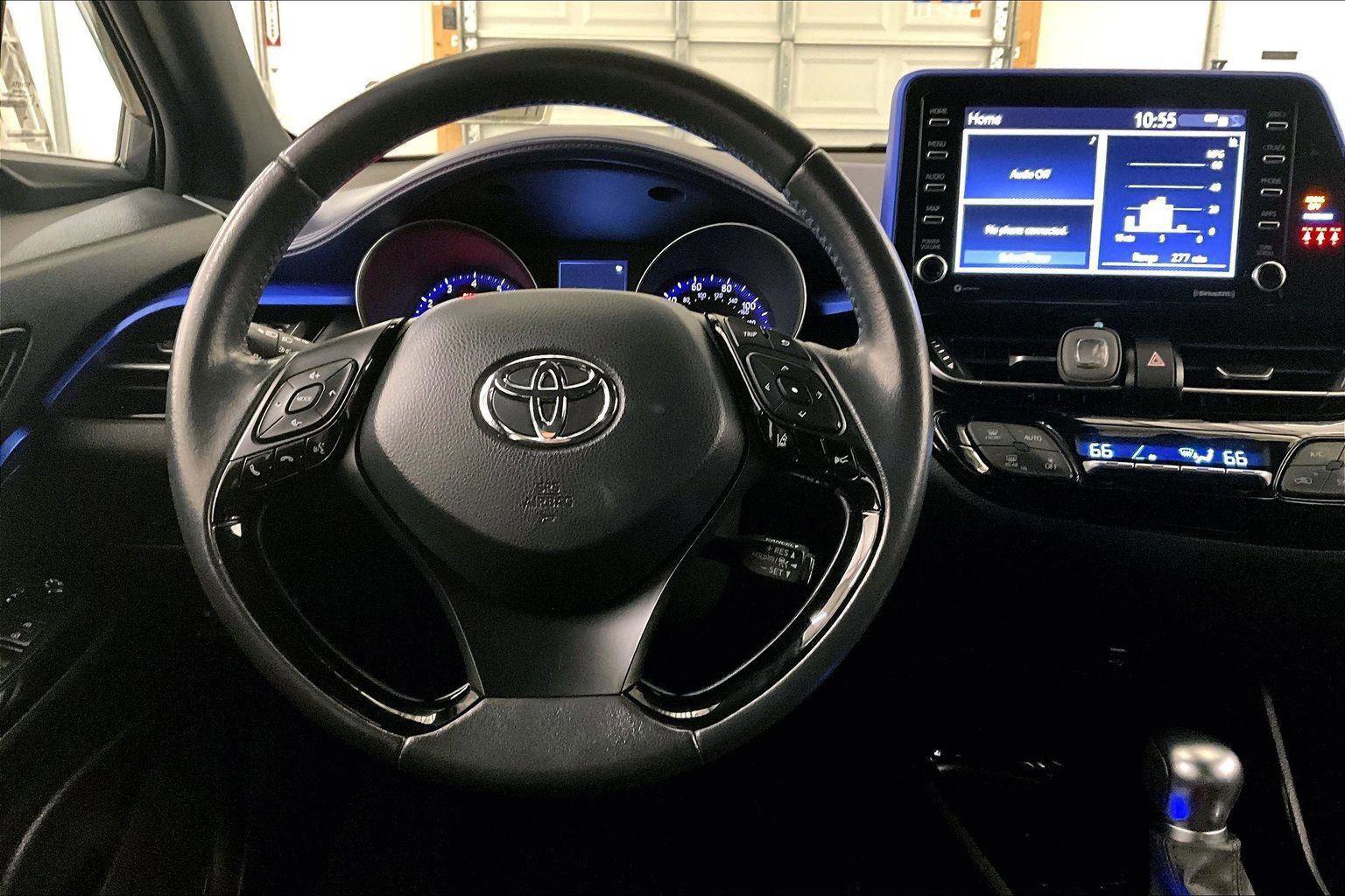 Used 2022 Toyota C-HR XLE image 7