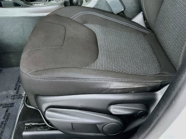 Used 2020 Jeep Cherokee Latitude FWD image 29