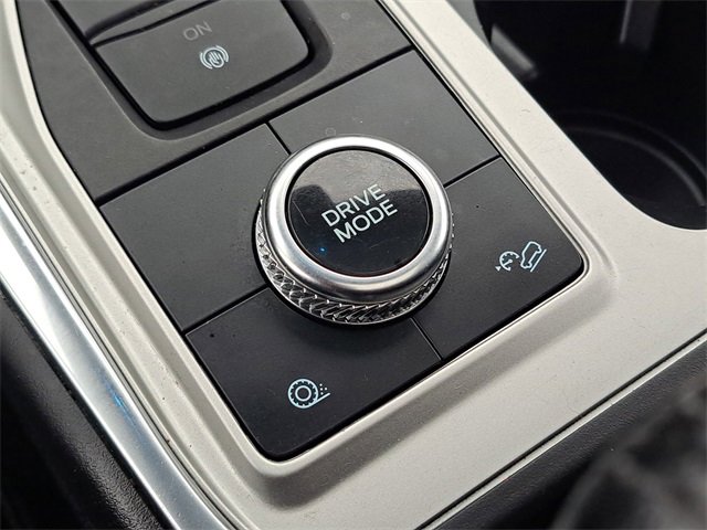 Certified 2022 Ford Explorer XLT w/ Equipment Group 202A image 16