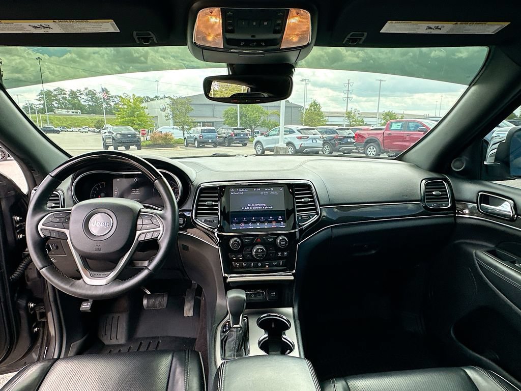Used 2019 Jeep Grand Cherokee Overland AWD/4WD image 3
