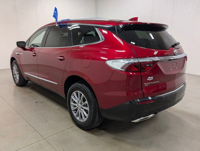 Used 2024 Buick Enclave Premium image 3