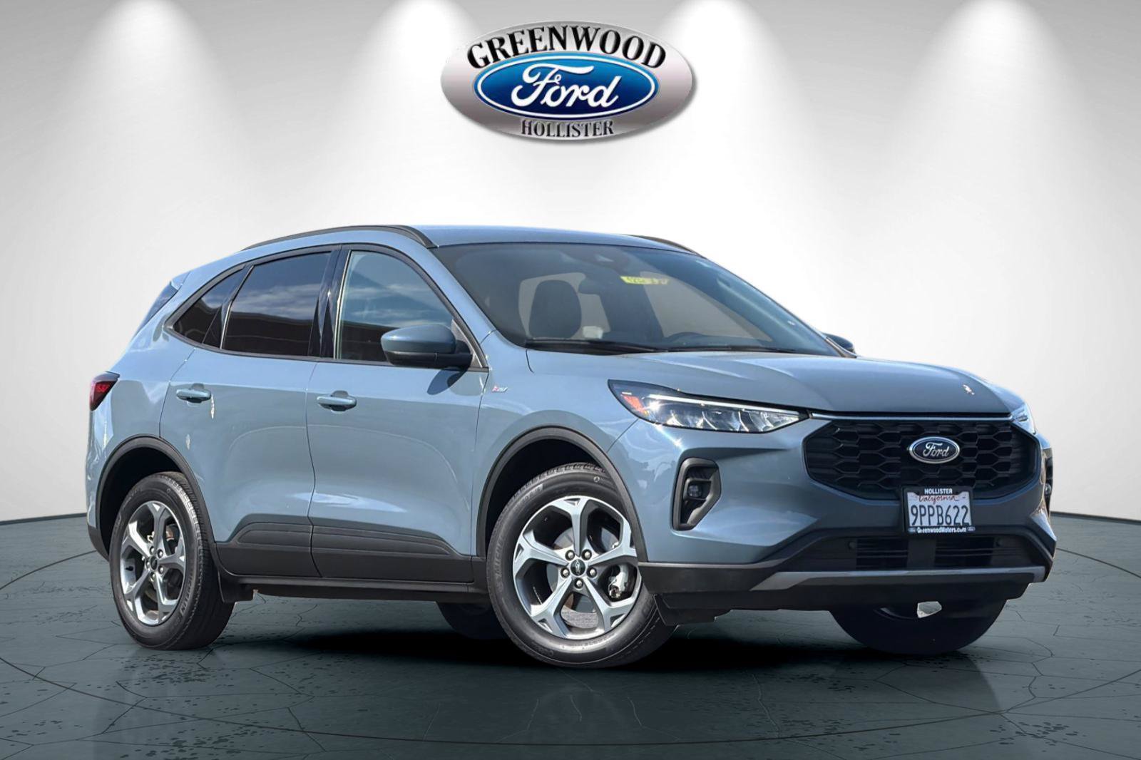 Certified 2025 Ford Escape ST-Line Select AWD/4WD image 2