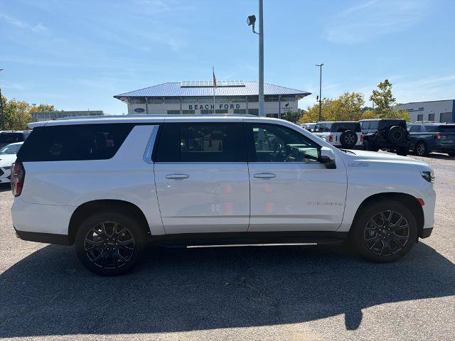 Used 2023 Chevrolet Suburban High Country w/ Max Trailering Package AWD/4WD image 4
