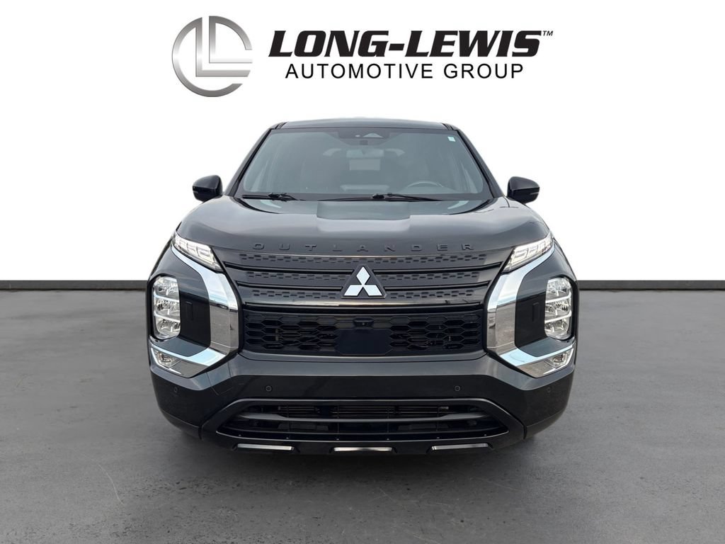 Used 2023 Mitsubishi Outlander SE Black Edition AWD/4WD image 11