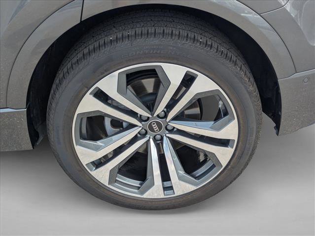 Used 2022 Audi Q8 Premium Plus AWD/4WD image 25