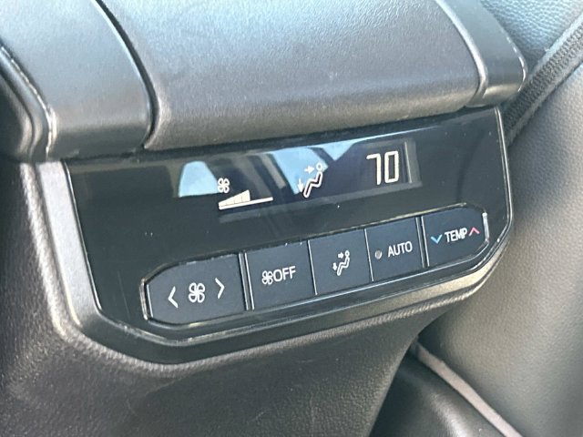 Used 2023 Toyota Highlander XLE AWD/4WD image 21
