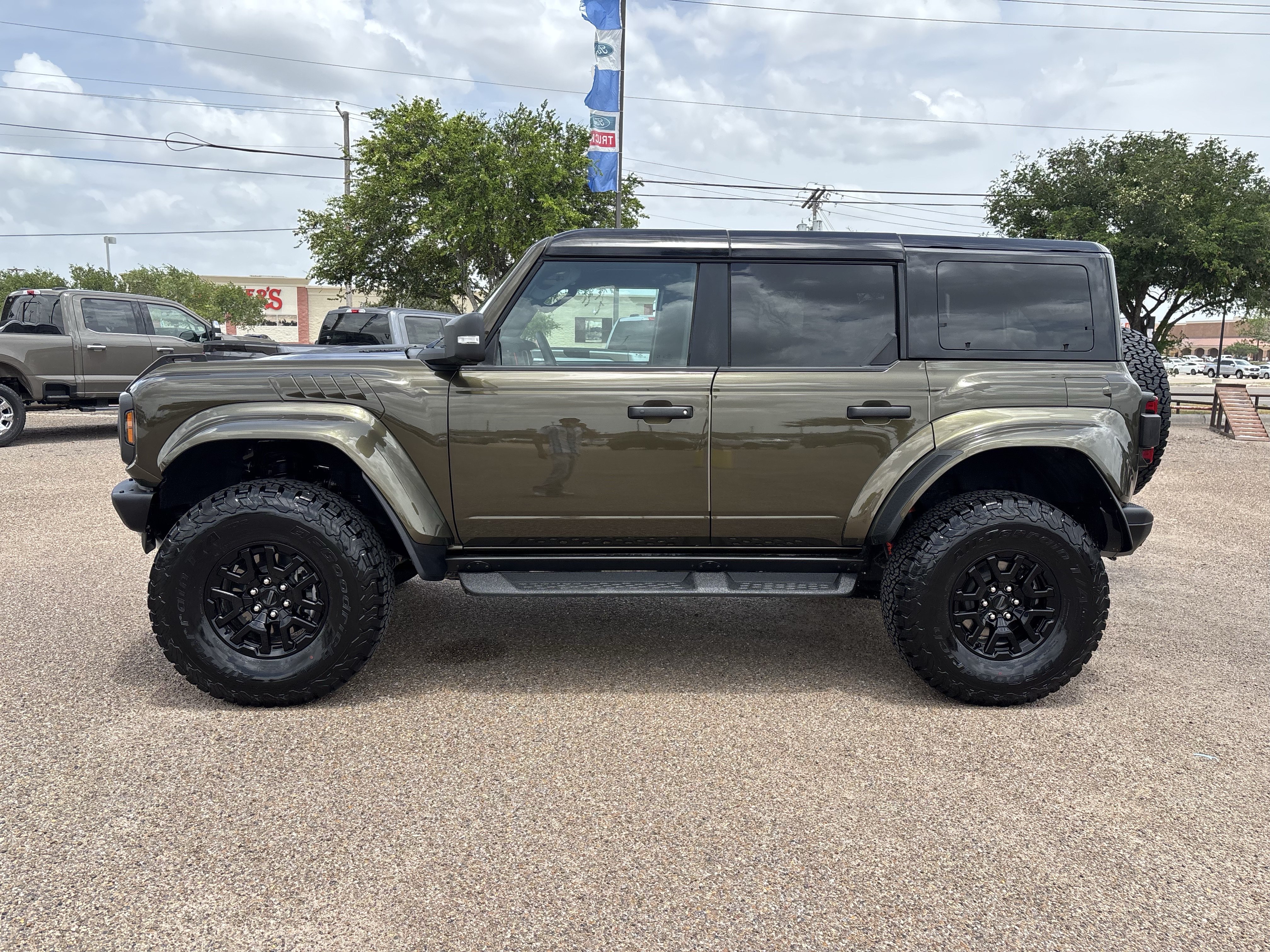 Certified 2026 Ford Bronco Raptor AWD/4WD image 2
