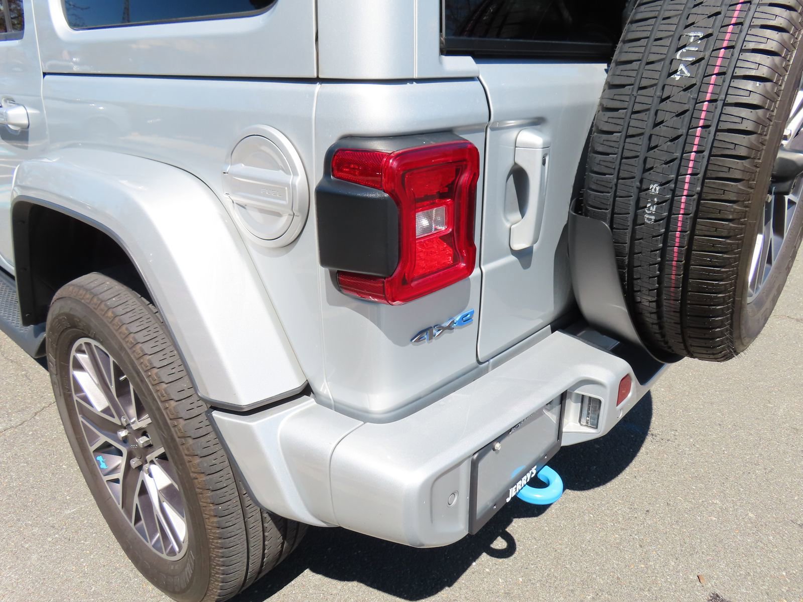 Used 2023 Jeep Wrangler Unlimited Sahara image 12