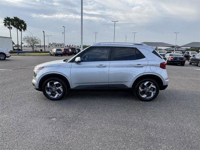 Used 2022 Hyundai Venue SEL w/ Cargo Package image 2