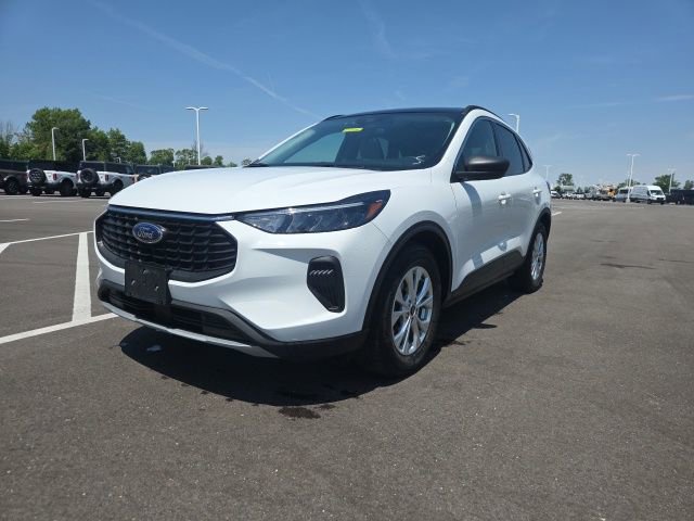 Certified 2023 Ford Escape Active w/ Tech Pack #1 FWD image 2