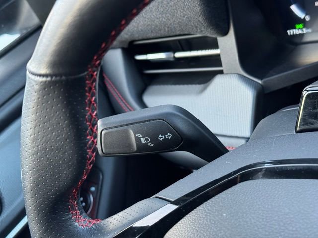 Certified 2025 Ford Explorer ST-Line w/ Premium Package image 32