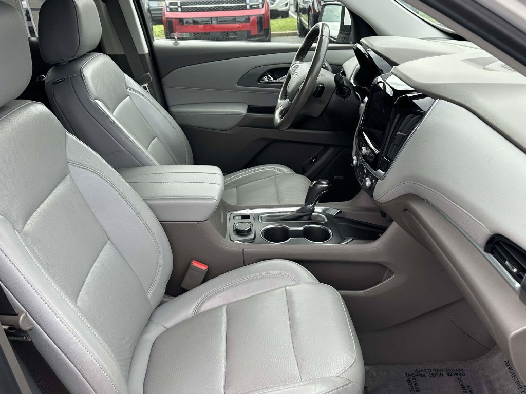 Used 2020 Chevrolet Traverse Premier w/ LPO, Floor Liner Package FWD image 10