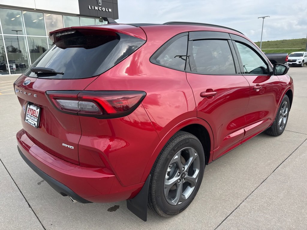 Certified 2024 Ford Escape ST-Line image 5