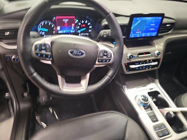 Certified 2023 Ford Explorer XLT w/ Equipment Group 202A RWD image 16