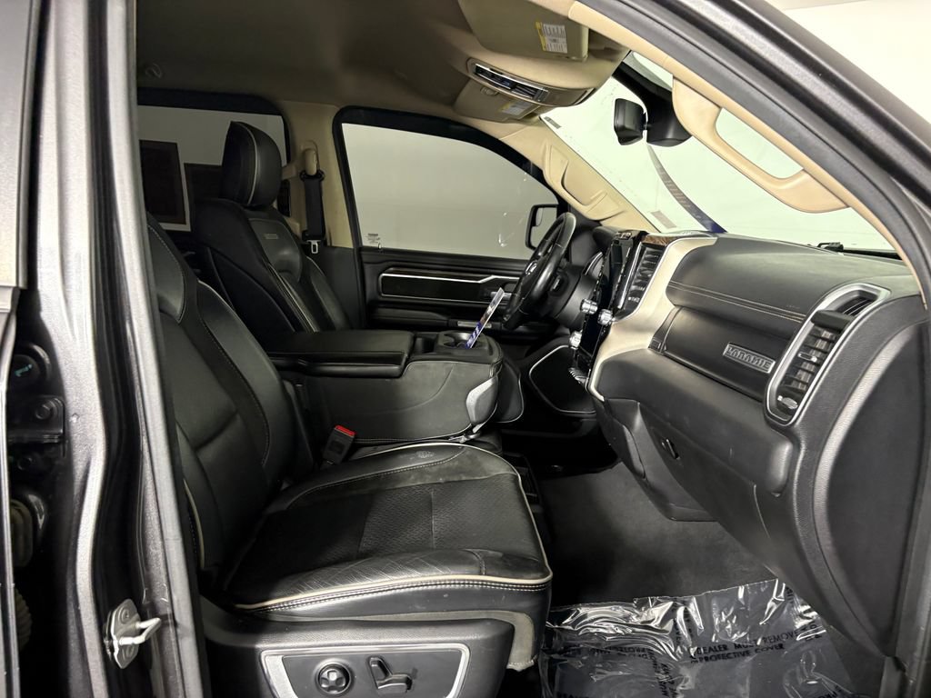 Used 2019 RAM 1500 Laramie AWD/4WD image 35
