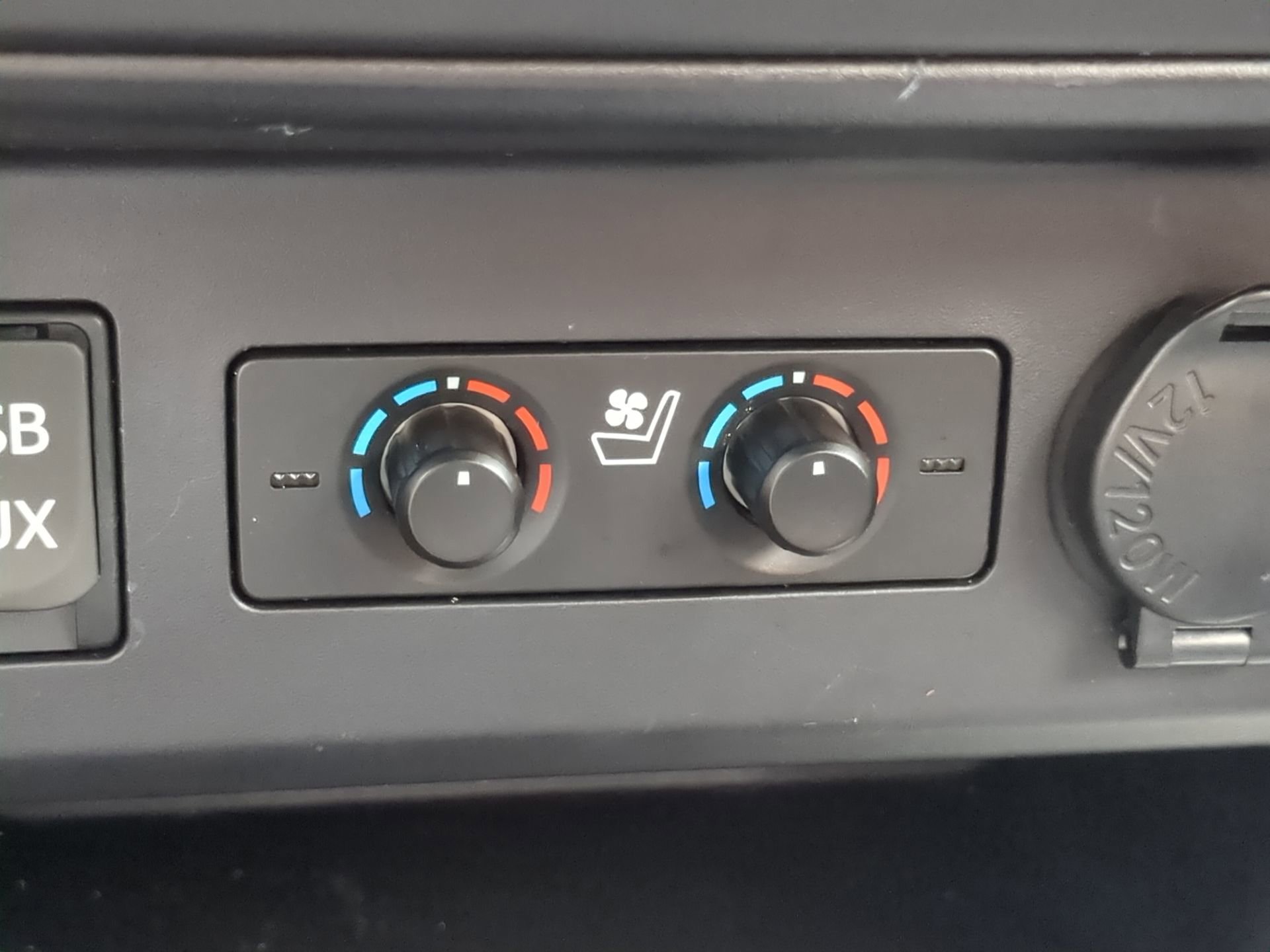 Used 2018 Toyota 4Runner Limited AWD/4WD image 63