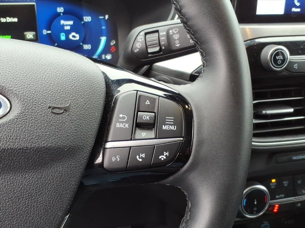 Certified 2022 Ford Escape Titanium image 18