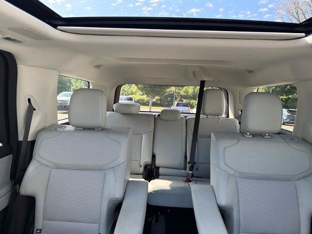 Certified 2025 Ford Expedition Platinum w/ Driver's Package AWD/4WD image 28