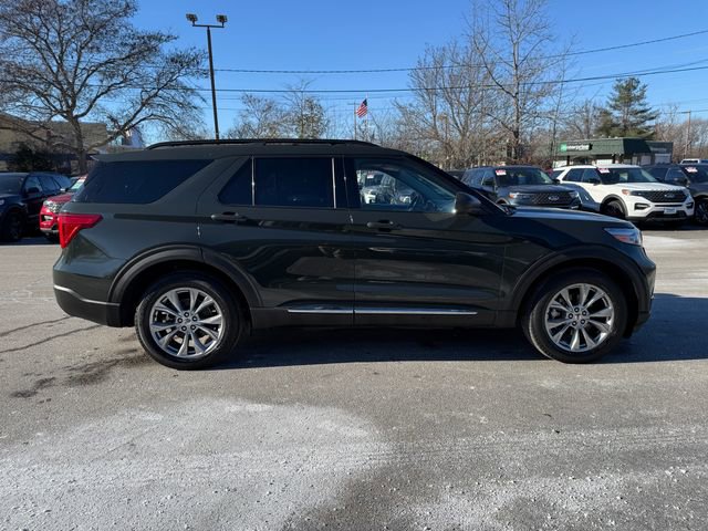 Certified 2022 Ford Explorer XLT w/ Equipment Group 202A image 5
