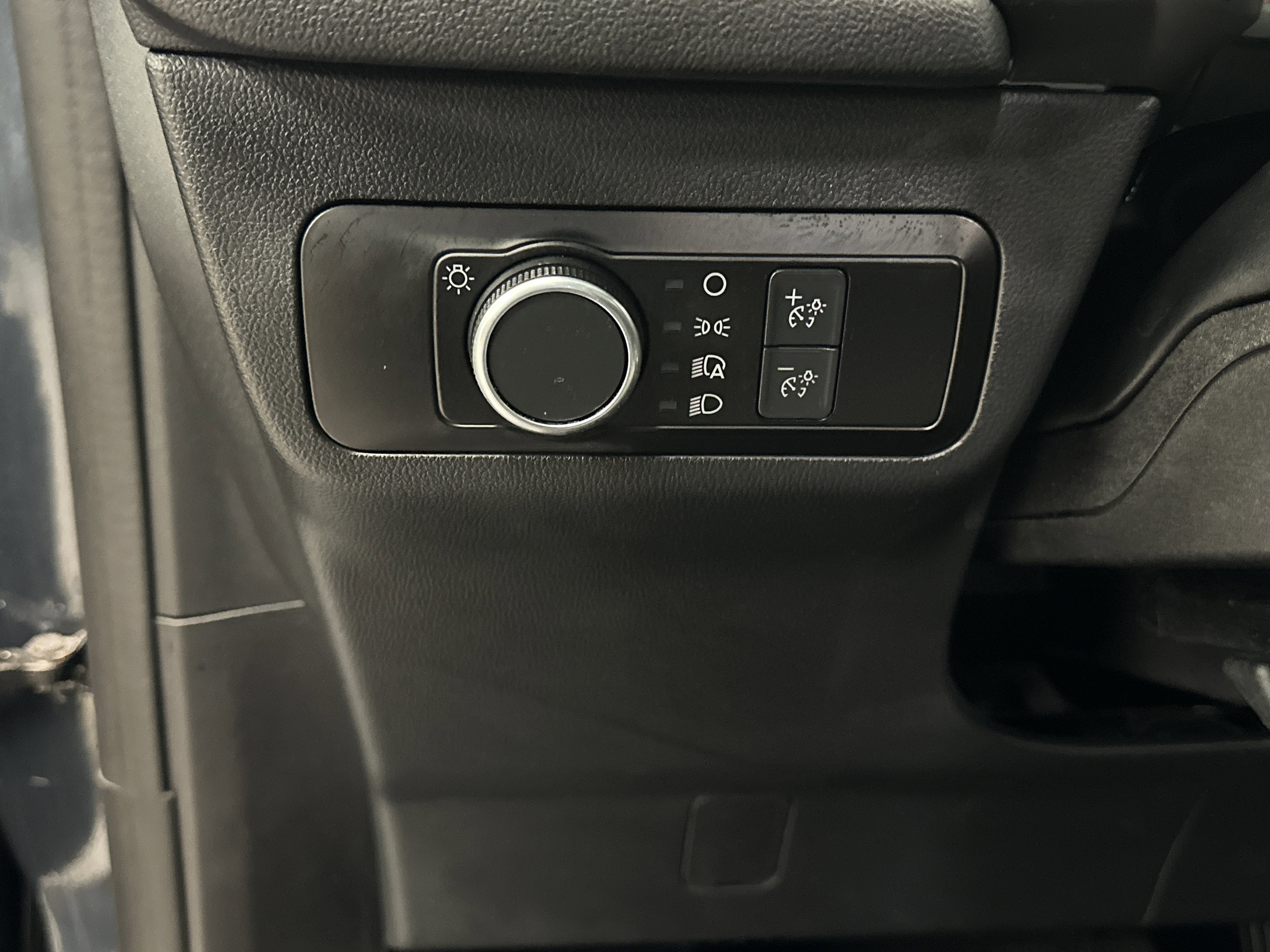 Certified 2022 Ford Escape SE w/ Cold Weather Package image 21