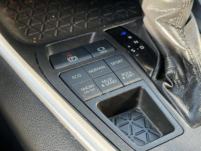 Used 2021 Toyota RAV4 XLE AWD/4WD image 38