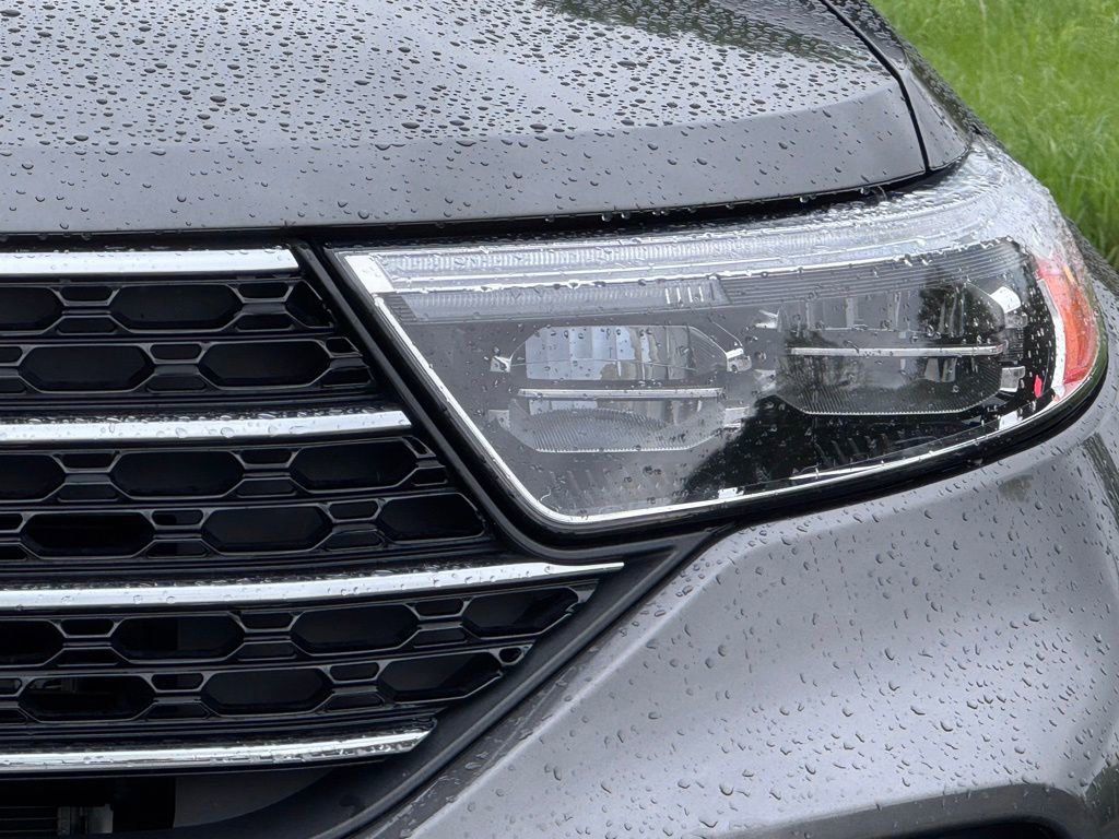 Certified 2020 Ford Explorer XLT AWD/4WD image 5