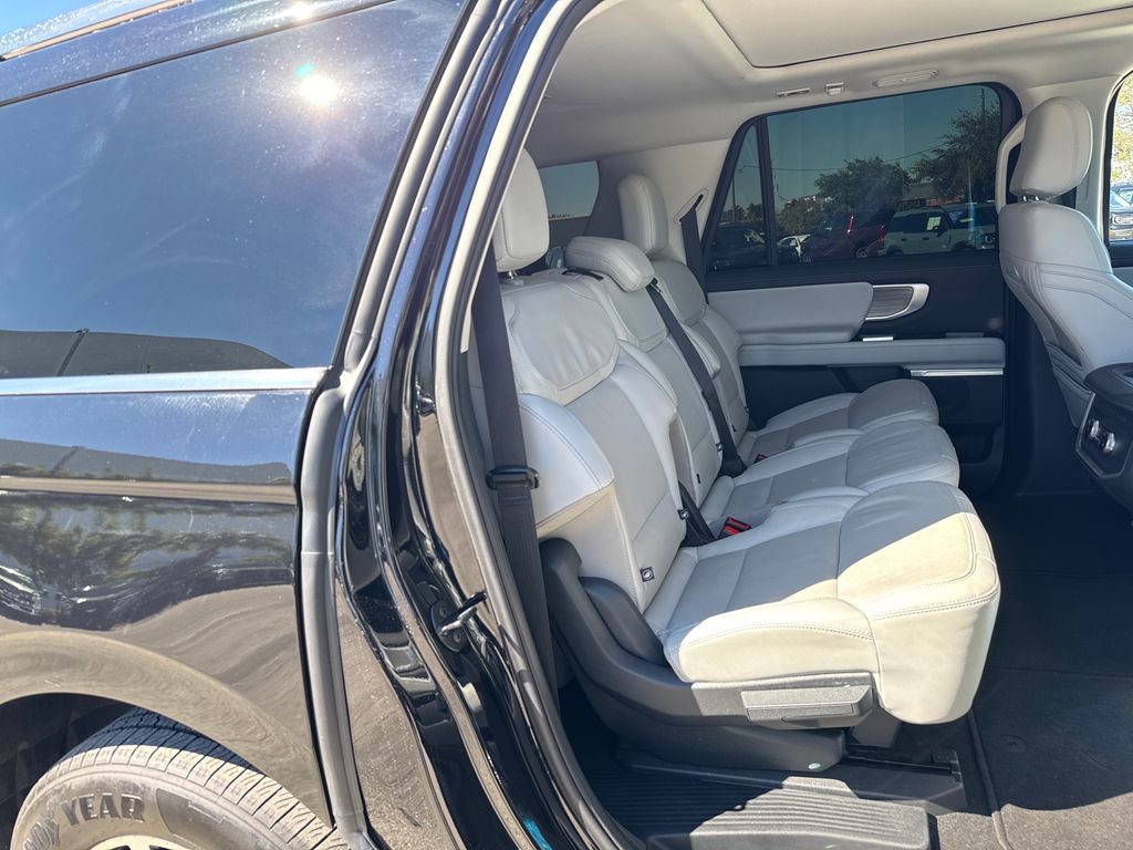 Certified 2025 Ford Expedition Max Platinum image 29