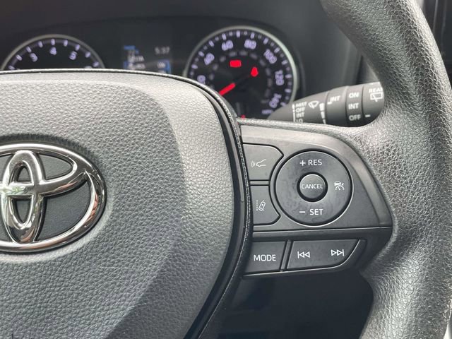 Used 2021 Toyota RAV4 XLE FWD image 16