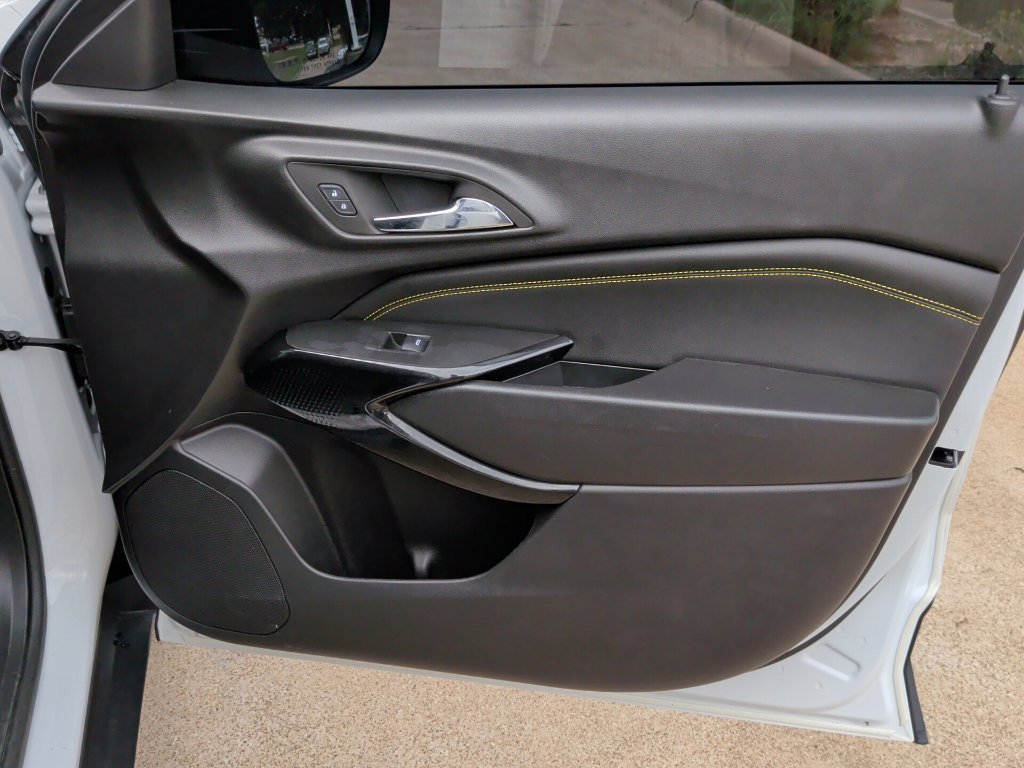 Used 2025 Chevrolet Trax ACTIV w/ Driver Confidence Package FWD image 18