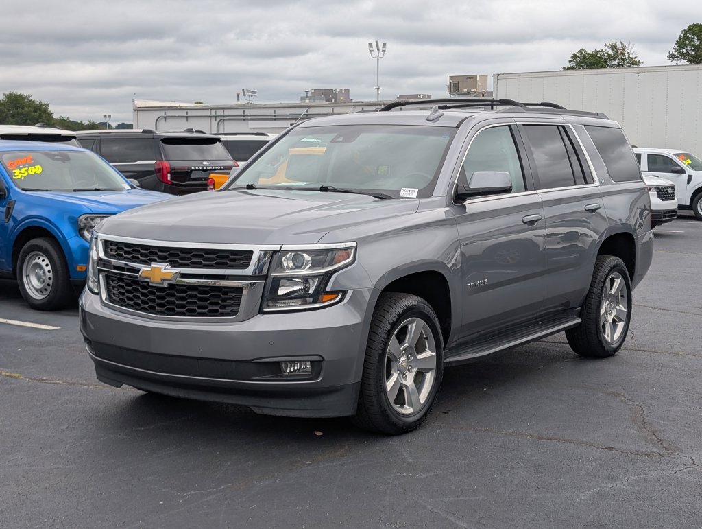 Used 2019 Chevrolet Tahoe LT w/ Luxury Package RWD image 3