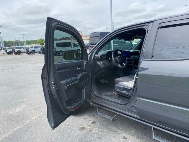 Used 2025 Toyota Tacoma TRD Sport AWD/4WD image 10