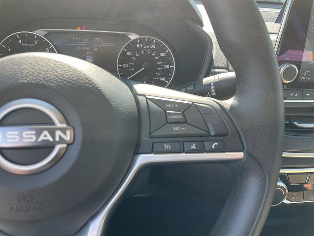 Used 2025 Nissan Altima 2.5 SV FWD image 35