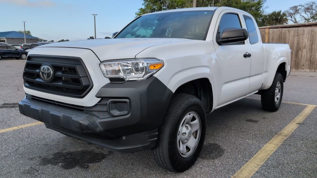 Used 2022 Toyota Tacoma SR image 2