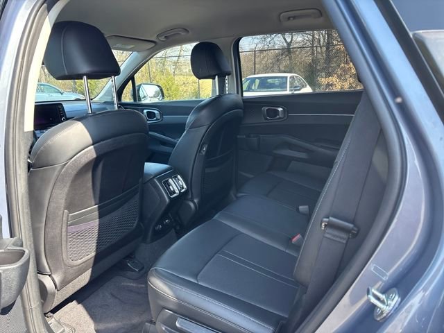 Used 2023 Kia Sorento S image 13