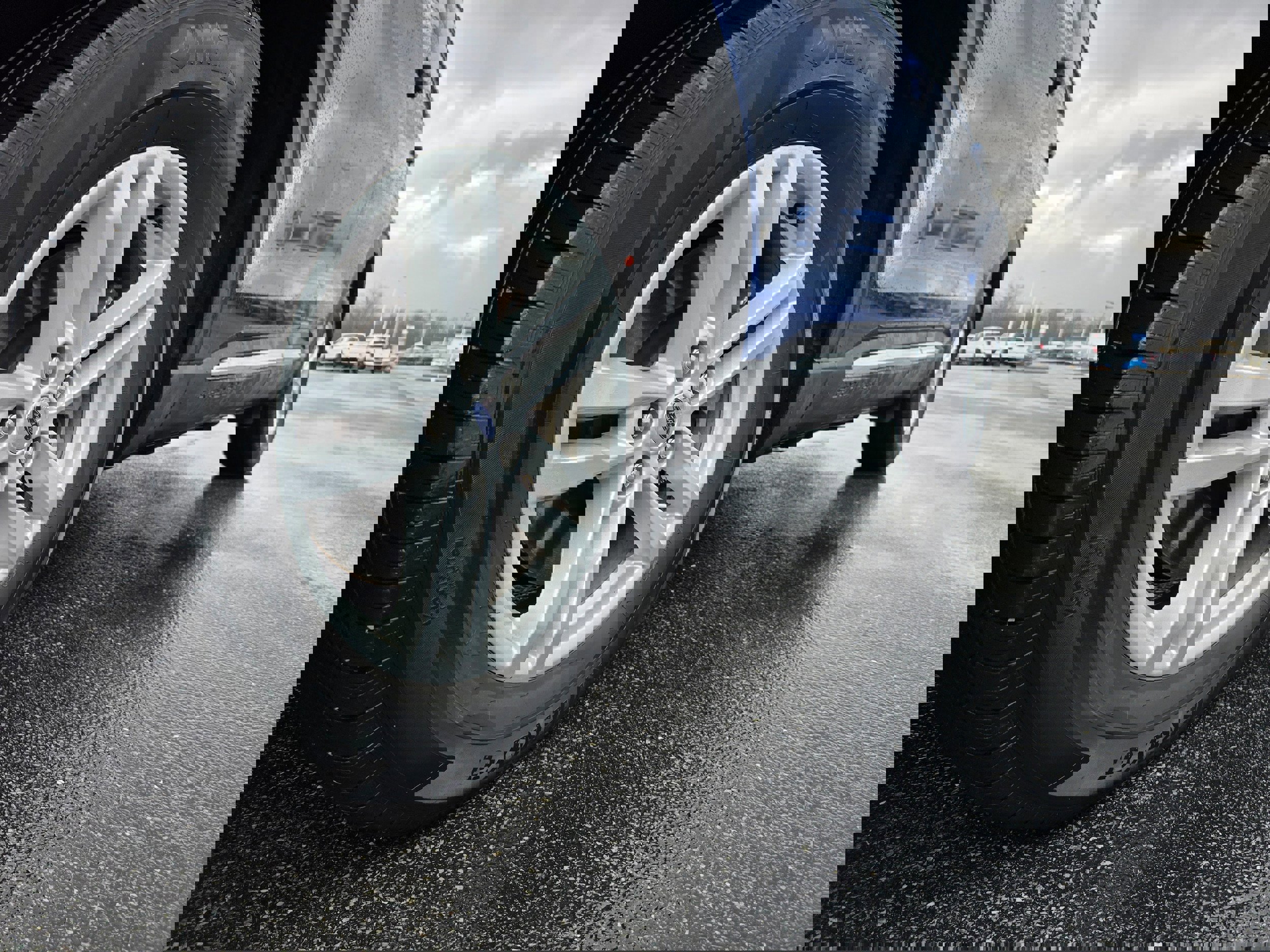 Certified 2022 Ford Explorer XLT w/ Equipment Group 202A image 22