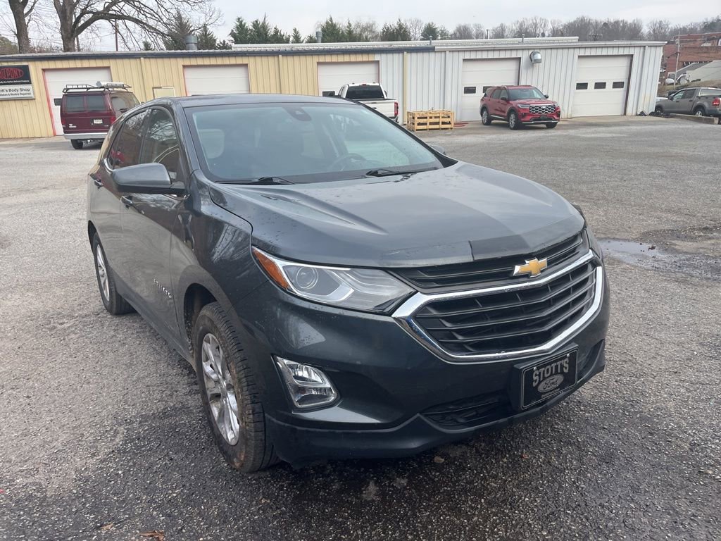 Used 2020 Chevrolet Equinox LT w/ Driver Convenience Package image 2