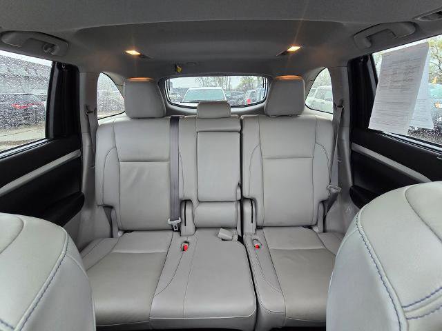 Used 2019 Toyota Highlander XLE AWD/4WD image 34